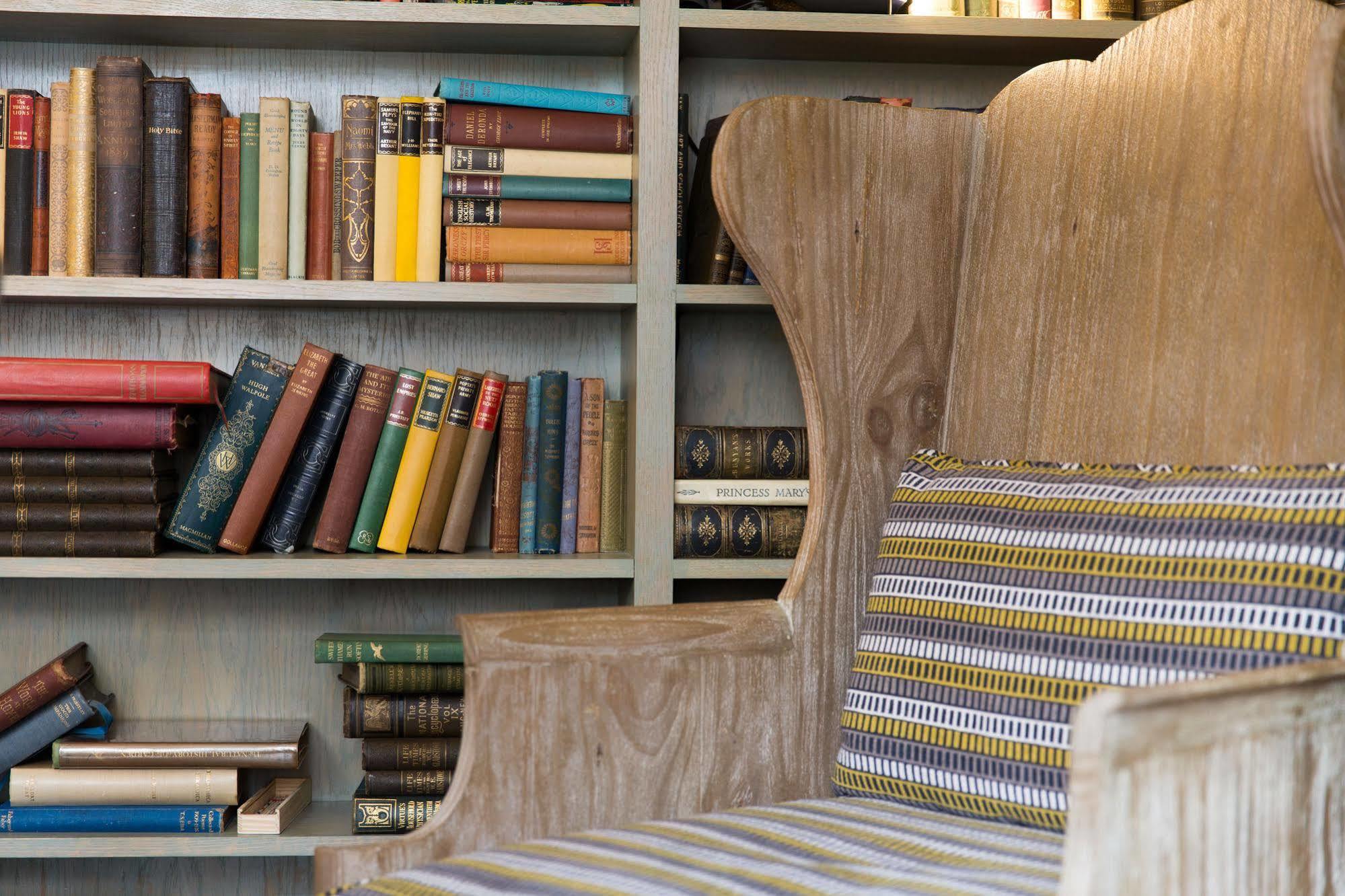 Judge'S Lodging Йорк Экстерьер фото The library